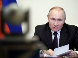 Путин отменил возрастные ограничения для ряда госслужащих