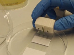 Создано устройство, которое выполняет вычисления, печатая ячейки на бумаге