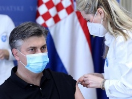 В Хорватии премьер и глава Минздрава привились препаратом AstraZeneca