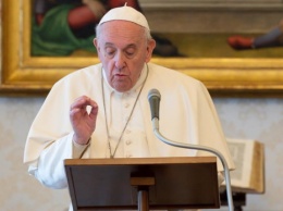 Папа Франциск урезал зарплату кардиналам из-за пандемии