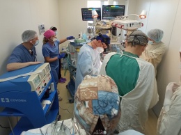 В Днепропетровской областной детской больнице провели уникальную операцию по удалению опухоли у новорожденного ребенка