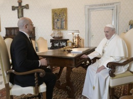 Папа Римский встретился с премьер-министром Украины - говорили о коронавирусе и Донбассе (ФОТО, ВИДЕО)