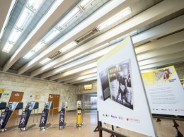 В подземке Киева открылась выставка со стихами украинских поэтов о метро