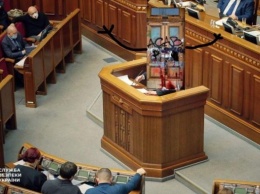 План РФ «Шалун» и двери Шапитолия - реакция соцсетей на осуждение Радой протестов (ФОТО)