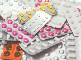 В Украине хотят запретить продажу лекарств несовершеннолетним