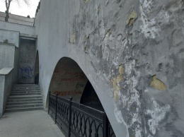 Снова нужна реставрация: как выглядит Потемкинская лестница после зимы