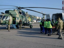 В Киев вертолетом доставили военного в тяжелом состоянии, - ФОТО