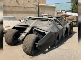 «Бэтмобиль» найден заброшенным в Дубае (ВИДЕО)