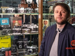 Коллекционер из Днепра рассказал, как увлечение космосом помогло ему собрать сотню фотоаппаратов