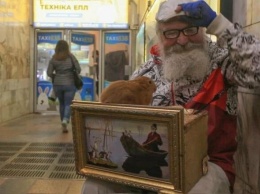 "Быть добру": в харьковском метро выступает шарманщик с кролем, - ВИДЕО