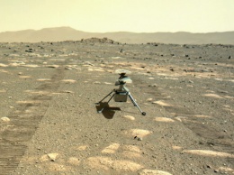 Марсианский вертолет Ingenuity выгружен на поверхность Красной планеты и готовится к ночевке