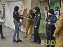 Локдаун в Киеве: полиция вышла на улицы вместе с Нацгвардией