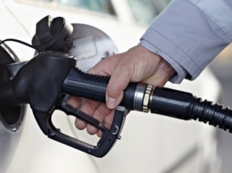 Кабмин договорился с нефтетрейдерами об удешевлении бензина в апреле до 30 грн/л - эксперт