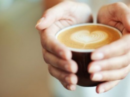 Женщина пила кофе для более сильного интимного удовольствия и рассказала о результатах
