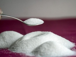 Цена на сахар поднялась не просто так: АМКУ начал расследование возможного сговора на рынке сахара