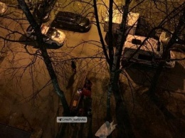 В Харькове женщина выпрыгнула из окна своей квартиры на восьмом этаже и разбилась насмерть, - ФОТО