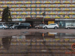 Днепр после дождя: как выглядит город в отражениях