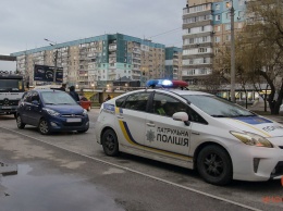 В Днепре на Метростроевской Hyundai сбил женщину: ее забрала скорая
