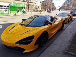 В Киеве заметили два ярких суперкара McLaren