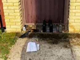 Коктейли Молотова и записка под двери: киевским чиновникам угрожают неизвестные