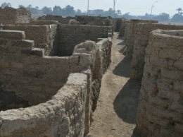 В Египте под песками найден 3000-летний "золотой город"