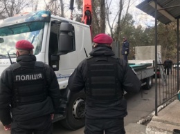В Киеве полиция «кошмарит» обыском охранную фирму Медведчука