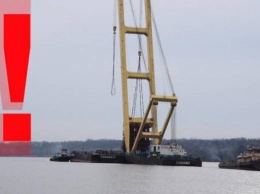 Лодочникам запретили приближаться к запорожскому мосту