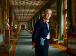Смерть принца Филиппа: британцев просят обойтись без цветов у резиденций