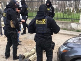 Требовал 180 тысяч грн за неотправку в ООС: в Одессе задержали военного-вымогателя