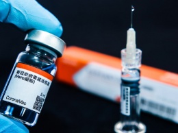 Вакцина CoronaVac отправилась в регионы Украины