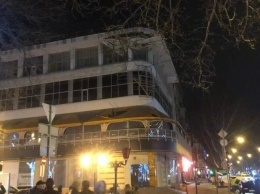 В Одессе обрушился фасад здания (фото)