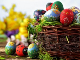 Как покрасить яйца на Пасху: шесть необычных и легких способов