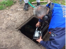 В частном секторе Павлограда специалисты с прибором выявляют расхитителей воды