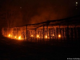 "Пылающие" виноградники в Германии. Свечи против заморозков (фото)