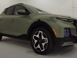 На видео в подробностях изучили интригующий пикап Hyundai Santa Cruz