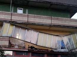 В Киеве обвалились сразу несколько балконов (фото)