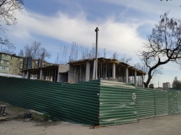 В центре Запорожья начали стройку прямо в парке: что там будет