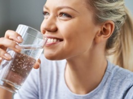 Кипяченая, родниковая или из бутылки: какая вода самая полезная