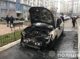 В Киевской области сожгли автомобиль. Рецепт зажигательной смеси злоумышленник нашел в интернете