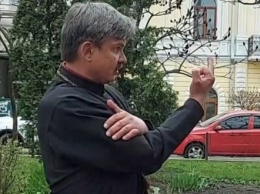 В Киеве задержали пьяного священника, бросавшегося на прохожих. ВИДЕО