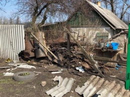 Война на Донбассе - оккупанты обстреляли ракетами дом местных жителей (ФОТО)