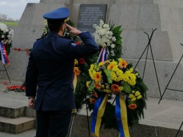 Украинские дипломаты в ФРГ в годовщину встречи на Эльбе почтили память освободителей Европы
