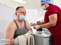 Первые 3 тысячи сотрудников сферы гостеприимства Крыма получили первую дозу вакцины от коронавируса