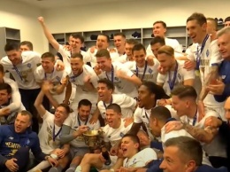 Динамо Киев вручили медали чемпиона Украины