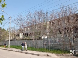 Украинский недострой у больницы №6 в Симферополе планируют снести в этому году
