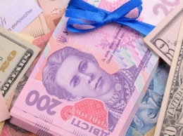 С начала апреля украинцы продали рекордный за 4 года объем валюты