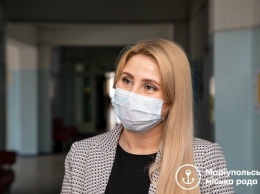 Секретарь Мариупольского городского совета Ксения Сухова вакцинировалась от коронавируса, - ФОТО