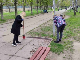 Депутаты районного совета собственноручно наводили порядок в Херсоне