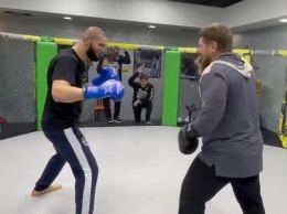 Кадыров устроил спарринг с непобежденным бойцом UFC