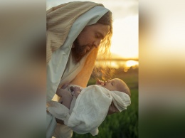 Иисус с младенцем: днепровский фотограф сделал удивительные снимки к Пасхе